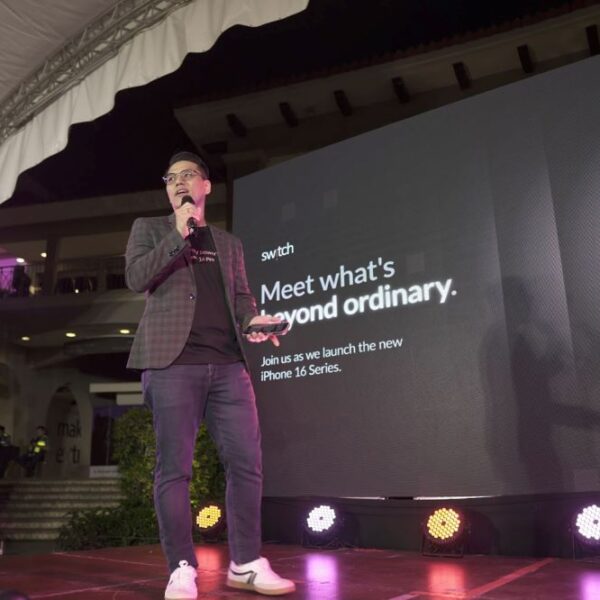 Switch Market Director Enrico Luis Luk speaking during the formal launch of iPhone 16 in PH