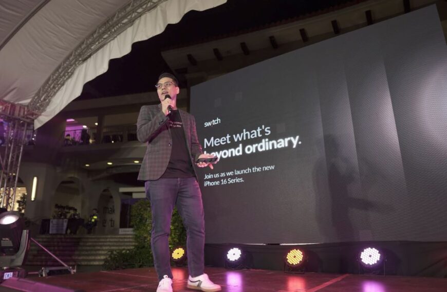 Switch Market Director Enrico Luis Luk speaking during the formal launch of iPhone 16 in PH