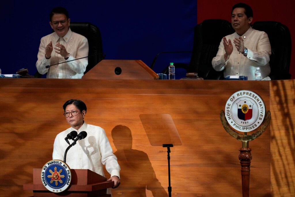 Photo shows Senate president Chiz Escudero (upper left), and House Speaker Martin Romualdez (upper right) clapping as Pres. Ferdinand Marcos Jr.'s delivers a speech at his 4th SONA