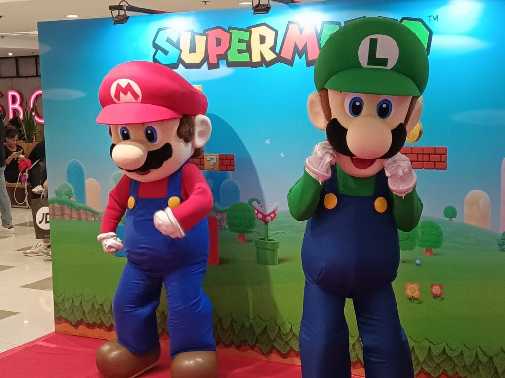 Mario and Luigi meet-and-greet