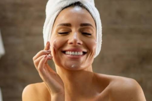 Heat, humidity, and long flights: Skincare essentials for traveling Filipinos